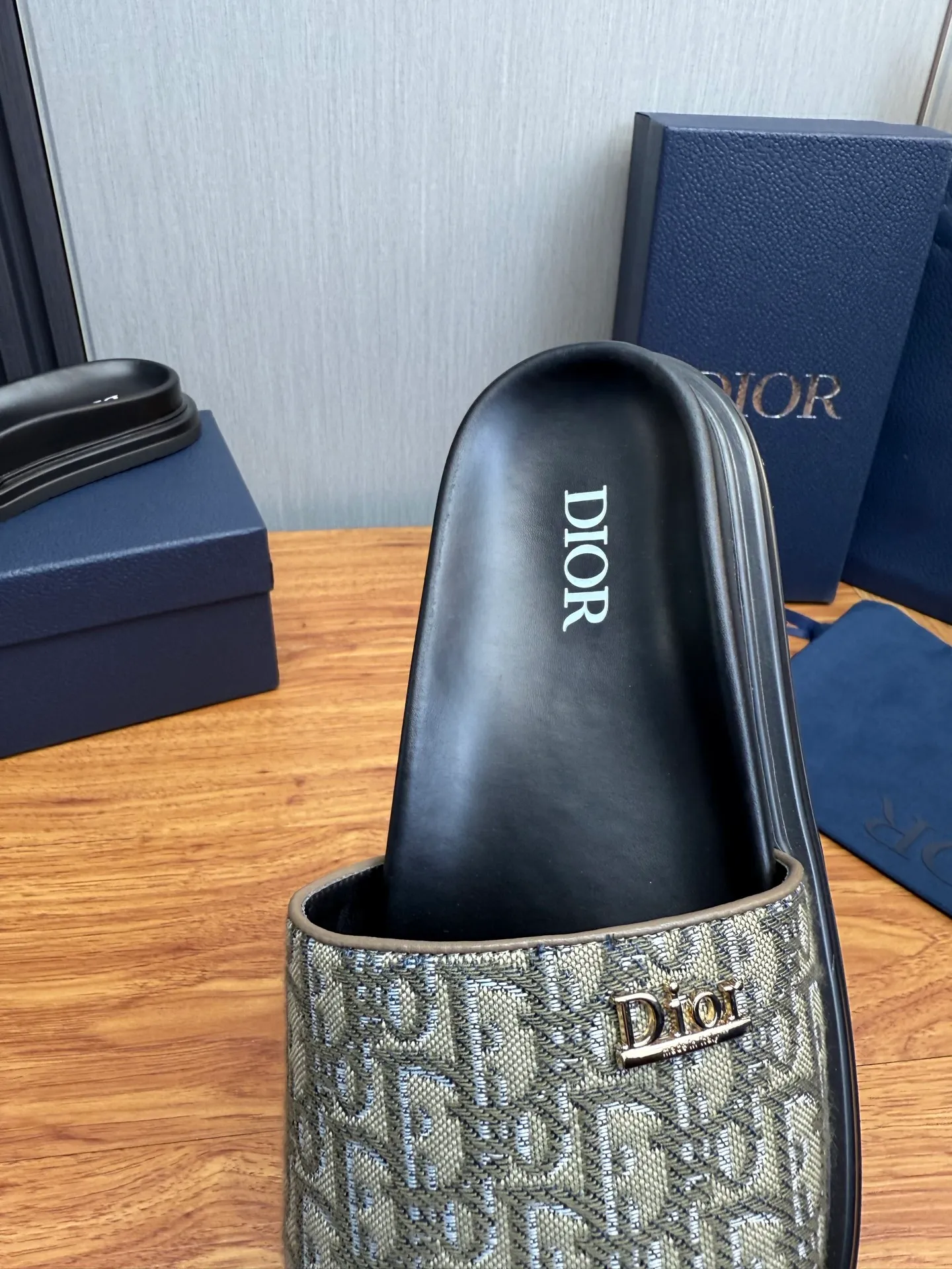 Men's shoes 260💰 Dior. Men's slippers🩴Official website 1:1 production 38-45 size 45 46 🉑️Customized original material shipped✅